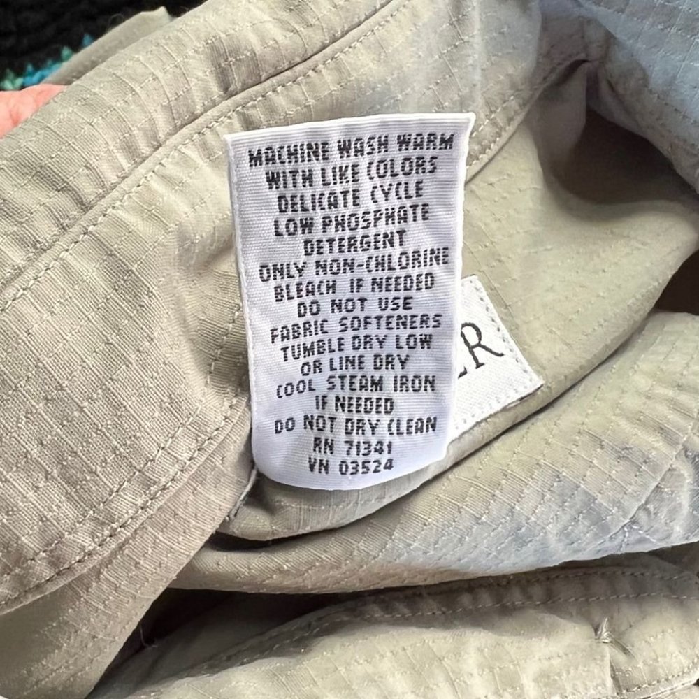 L.L. Bean Mens Size M Traveller Long Sleeve Button Up Collared Shirt Khaki Solid - Picture 5 of 9